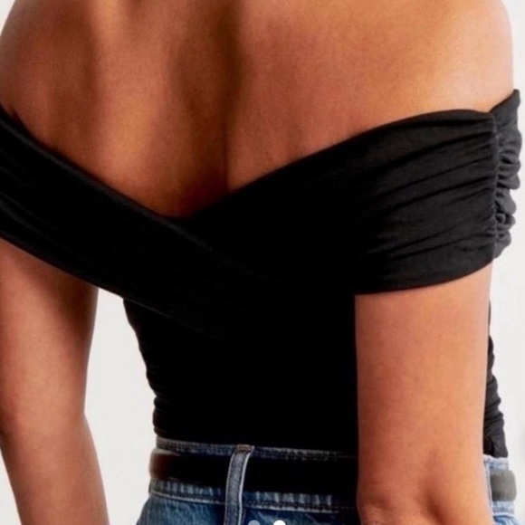 Abercrombie Off-Shoulder Top - Picture 2 of 5